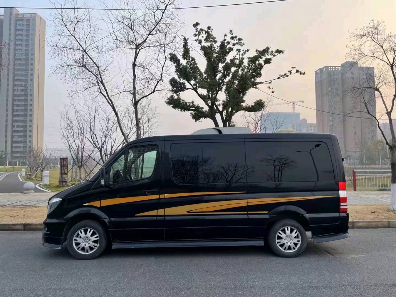 武汉17年奔驰斯宾特5