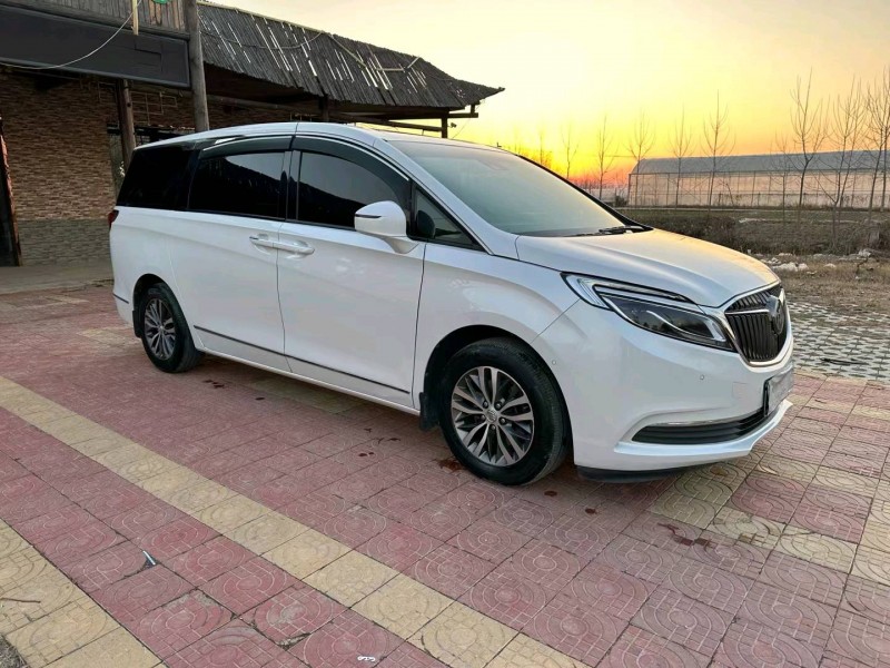 徐州18年别克GL82