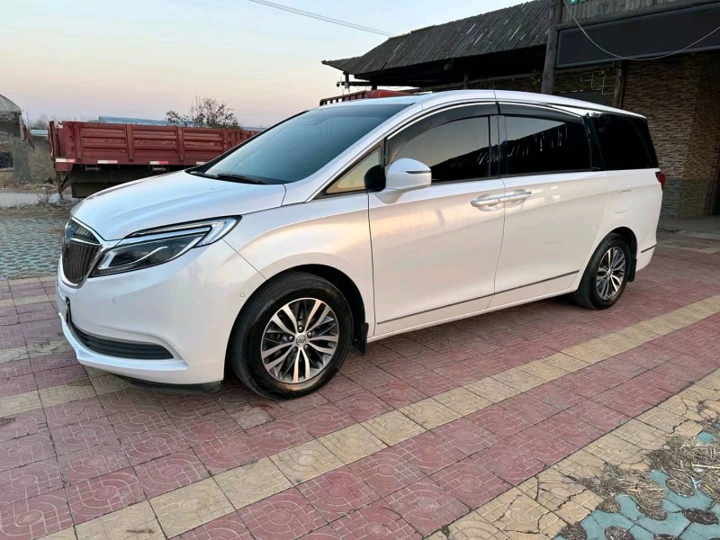 徐州18年别克GL83