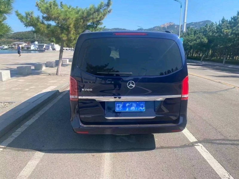 淄博18年奔驰V7
