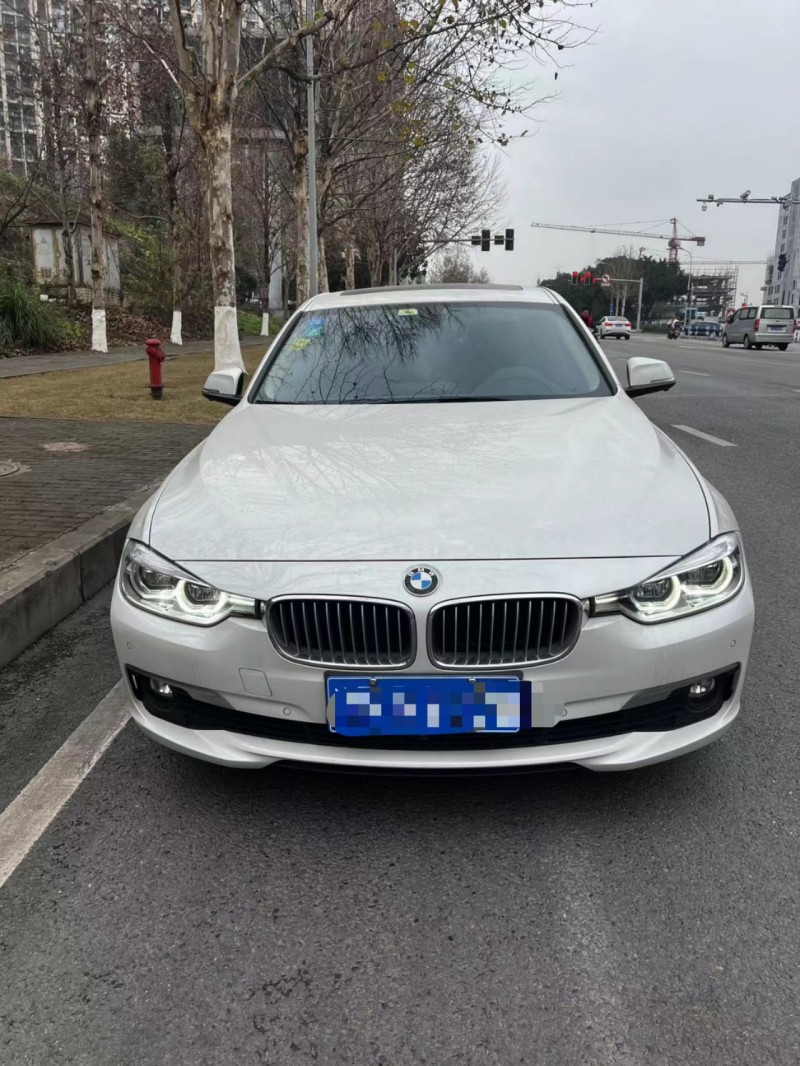 重庆17年宝马3系1