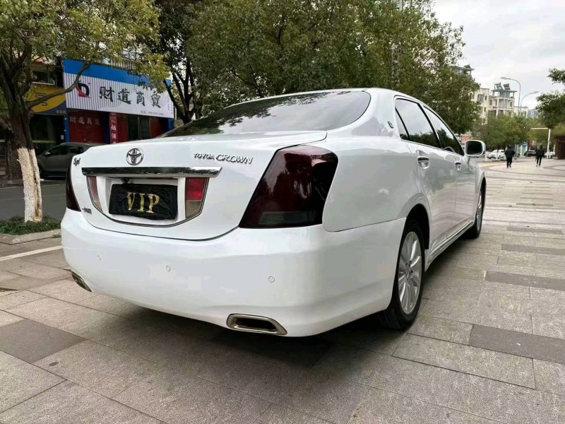 嘉兴11年丰田皇冠4