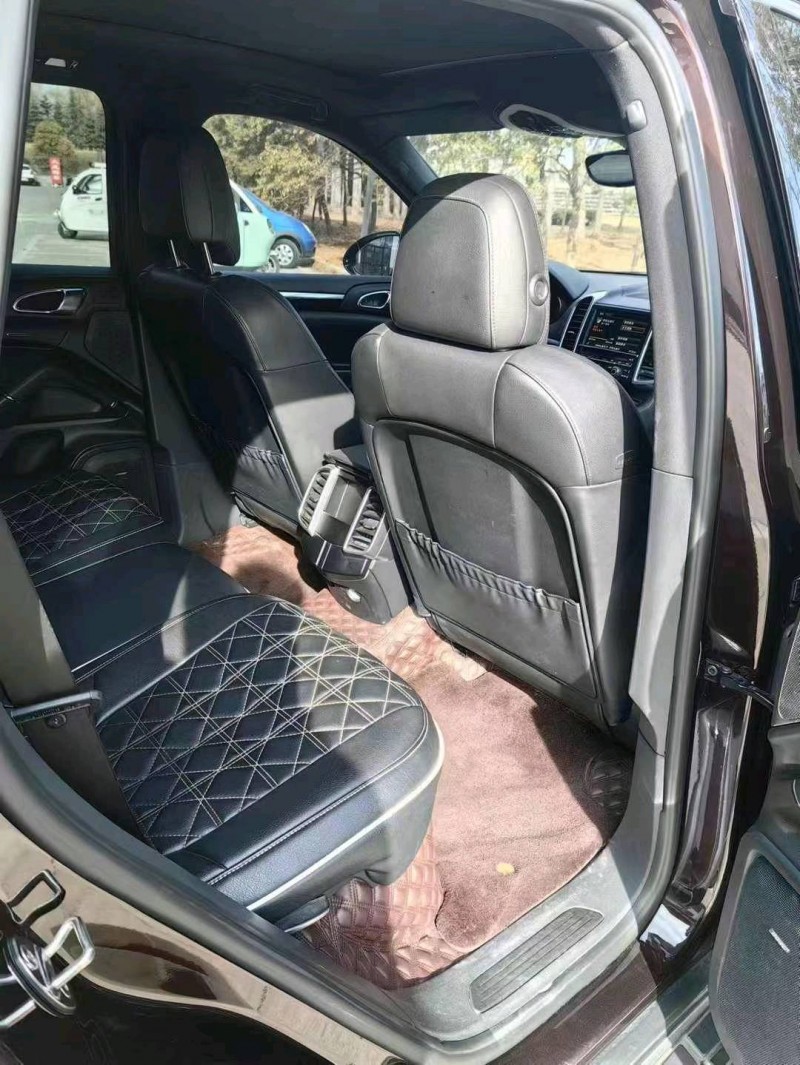 济宁15年保时捷卡宴2