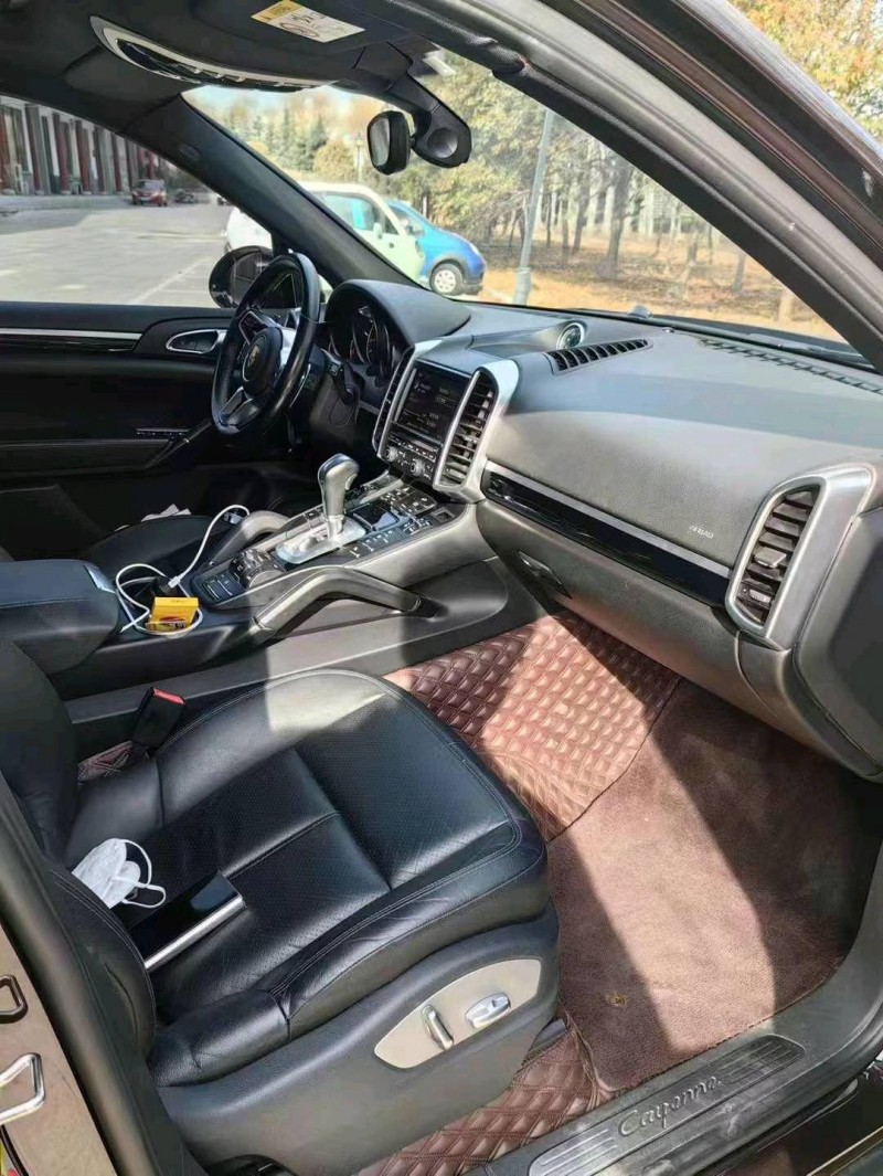 济宁15年保时捷卡宴5