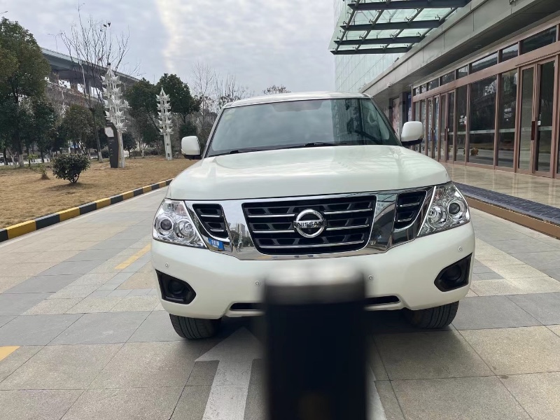 武汉18年日产途乐1