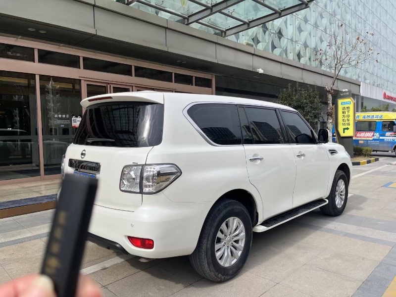 武汉18年日产途乐5