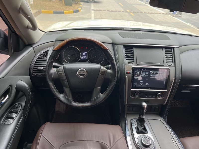 武汉18年日产途乐8