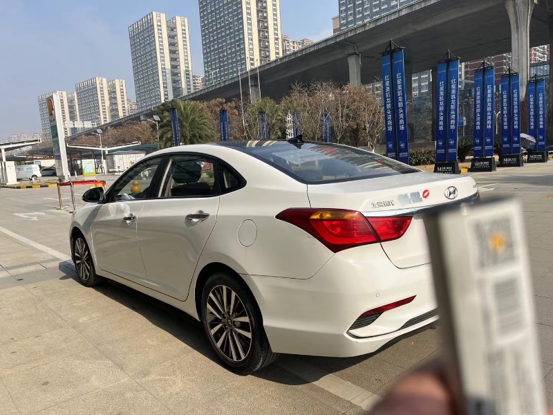 武汉18年现代名图4