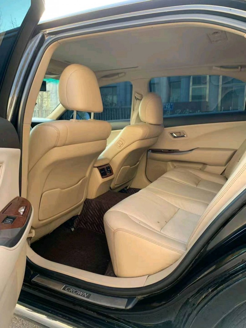 邯郸13年丰田皇冠5