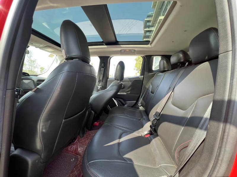 东莞17年Jeep自由侠9