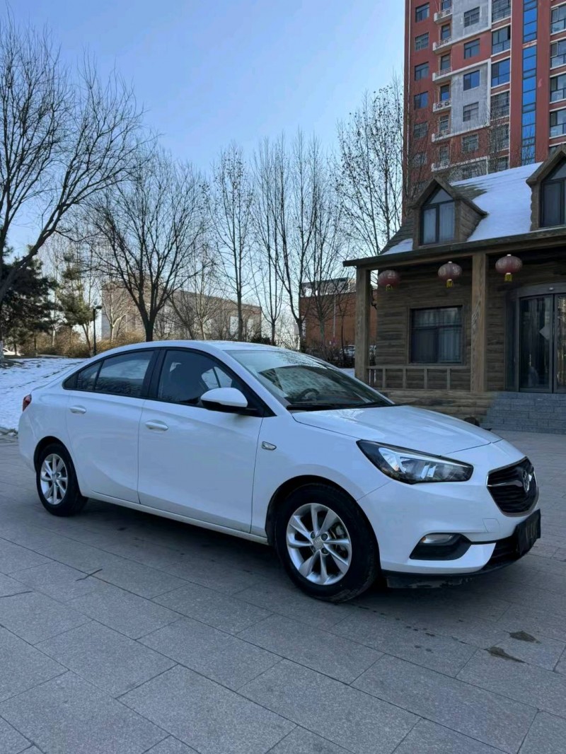 邢台18年别克凯越3