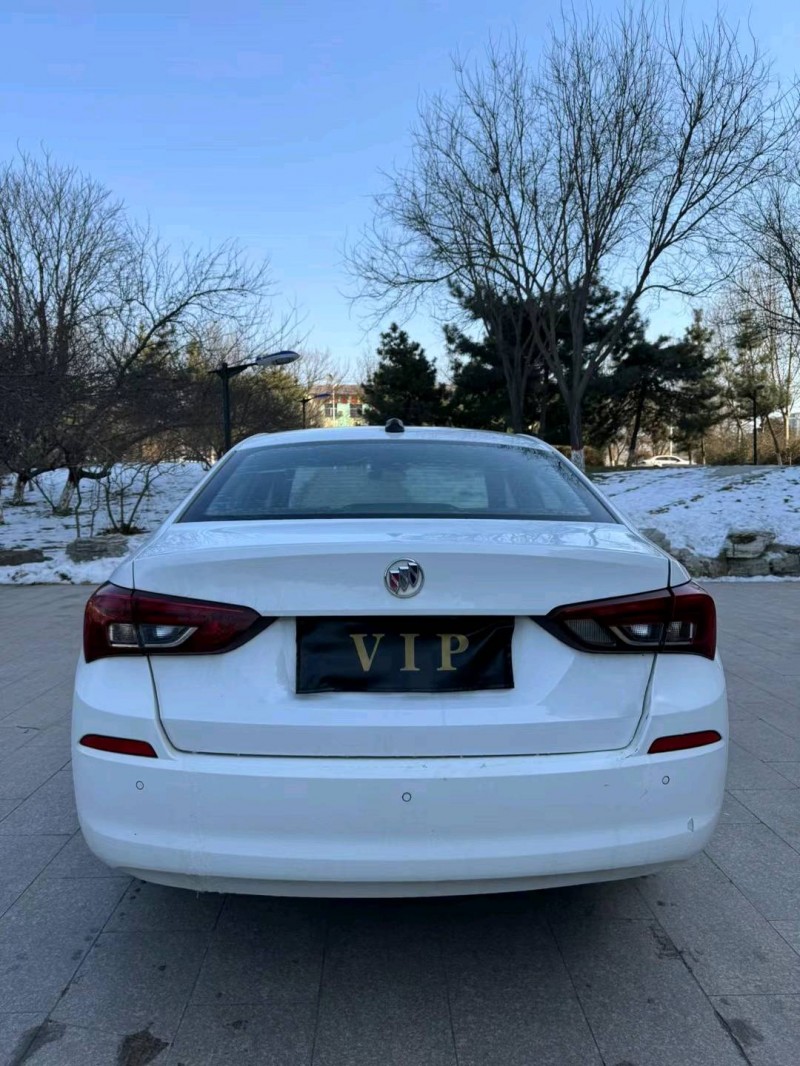 邢台18年别克凯越9