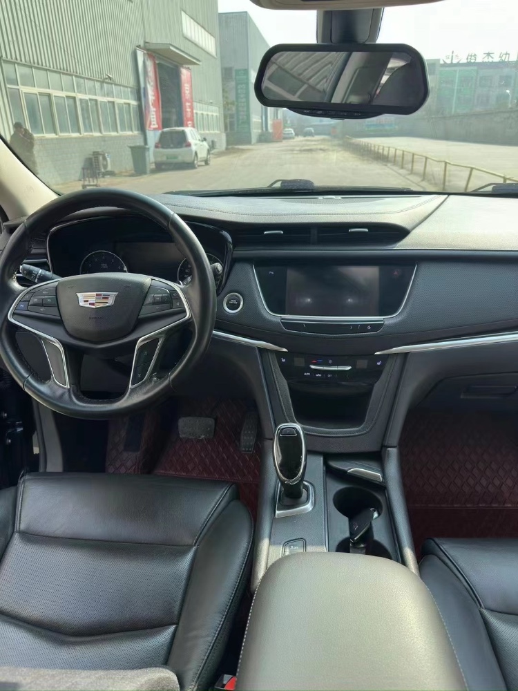 武汉17年凯迪拉克XT58