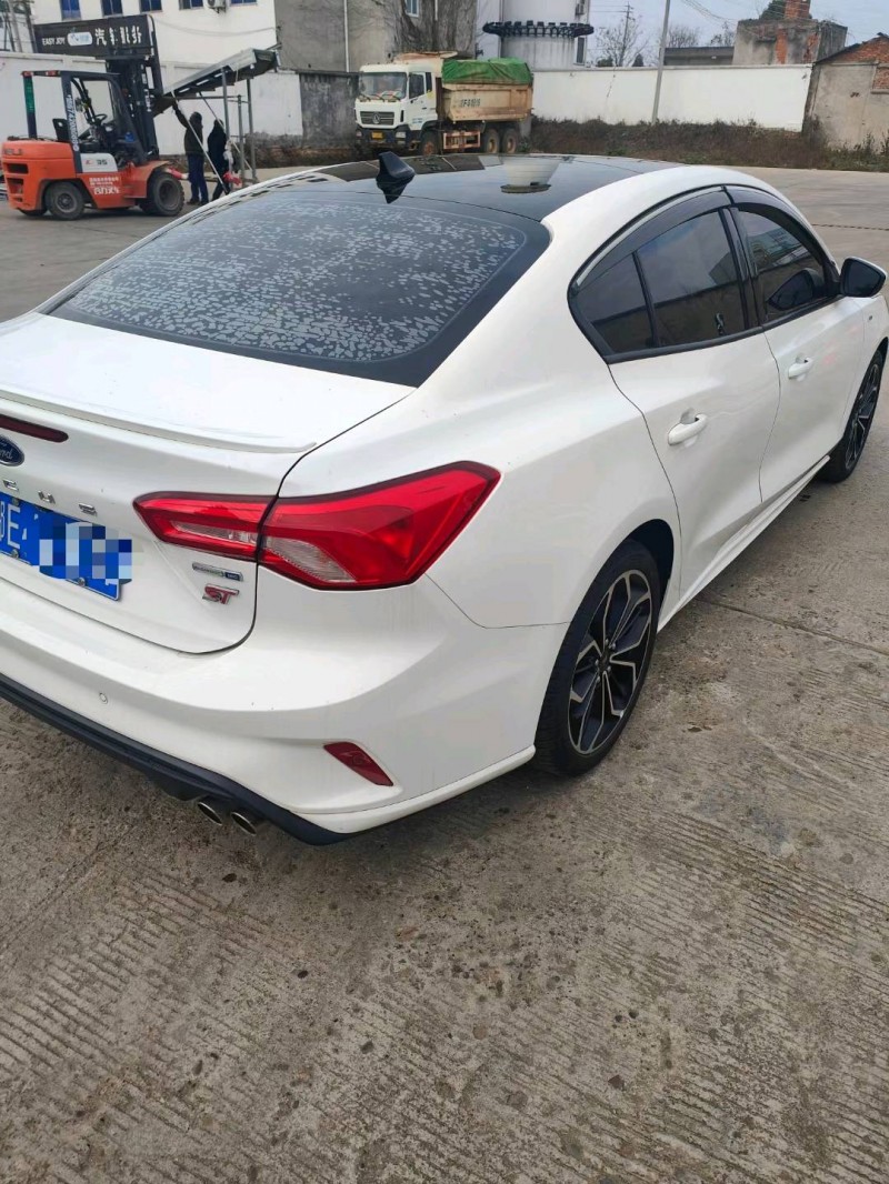 武汉21年福特福克斯3