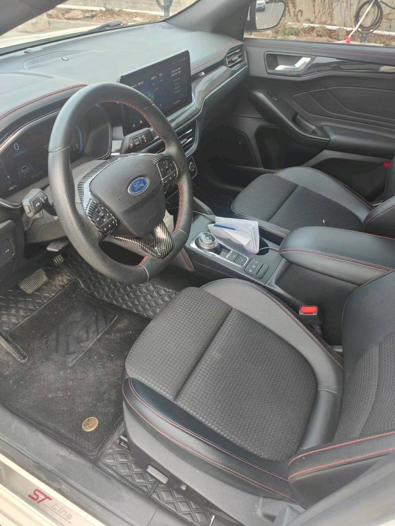 武汉21年福特福克斯4