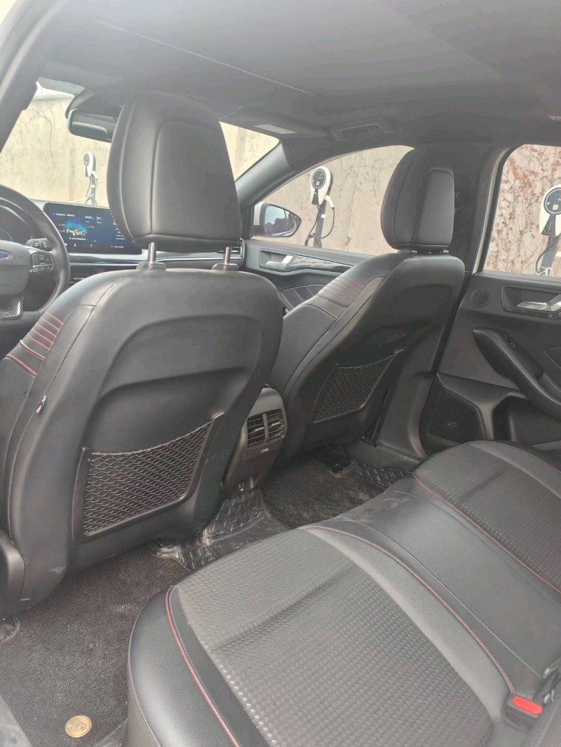 武汉21年福特福克斯9