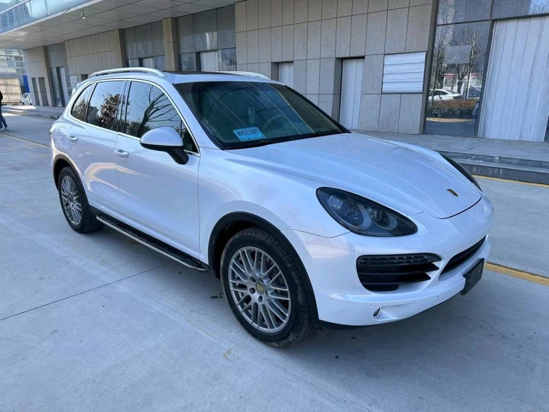 济宁17年保时捷卡宴2