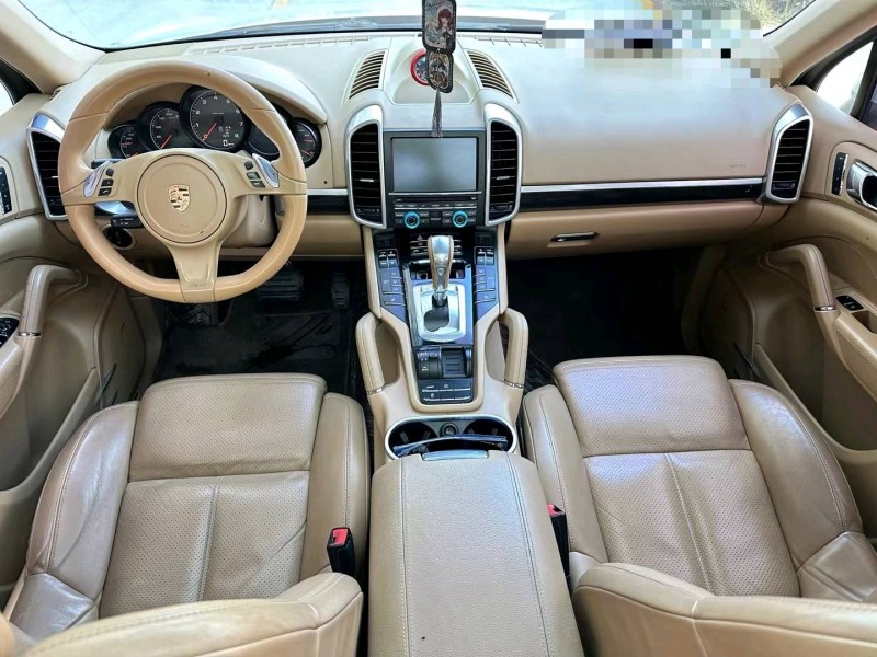 济宁17年保时捷卡宴6