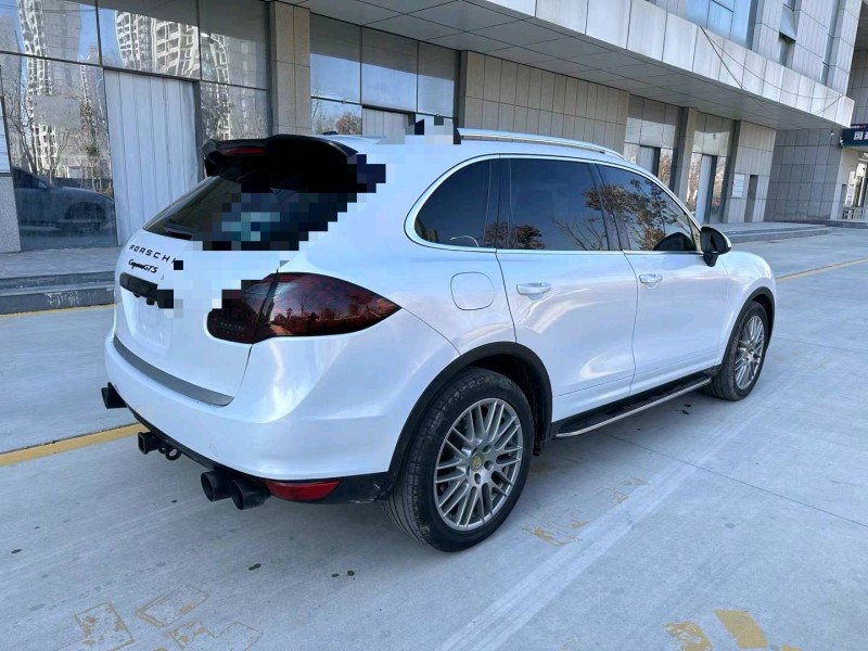 济宁17年保时捷卡宴7