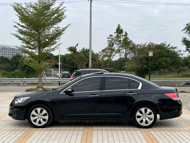 汕头11年本田雅阁3