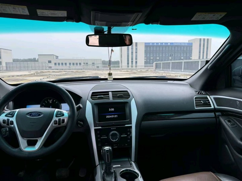 台州15年福特探险者7