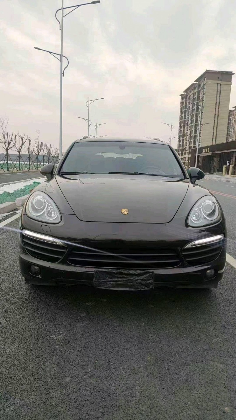 邯郸12年保时捷卡宴1