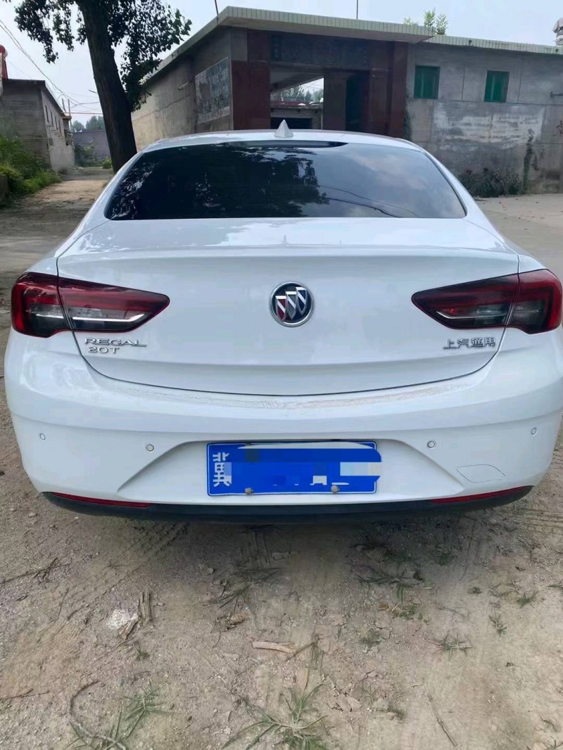 保定19年别克君威8