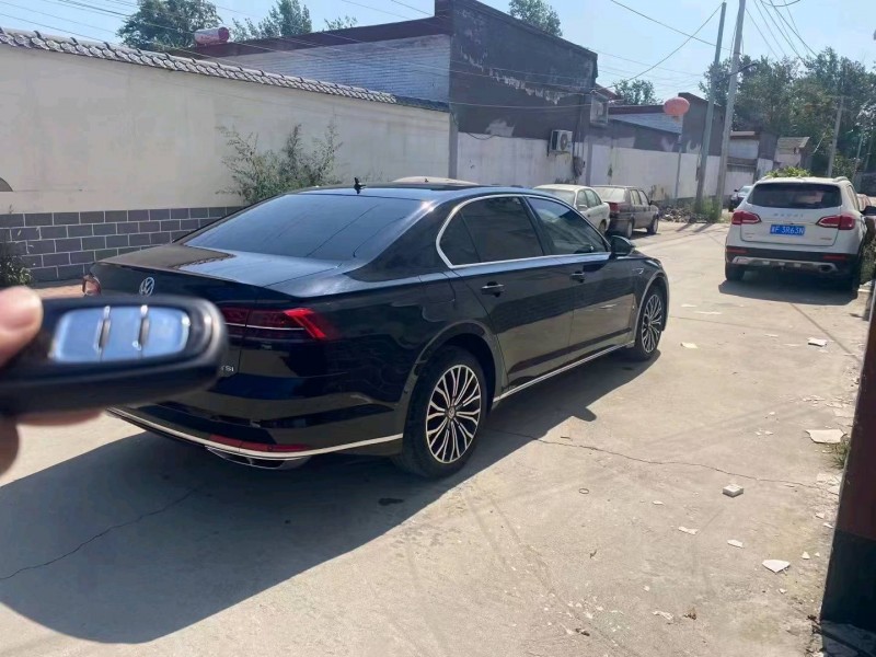 保定17年大众辉昂6