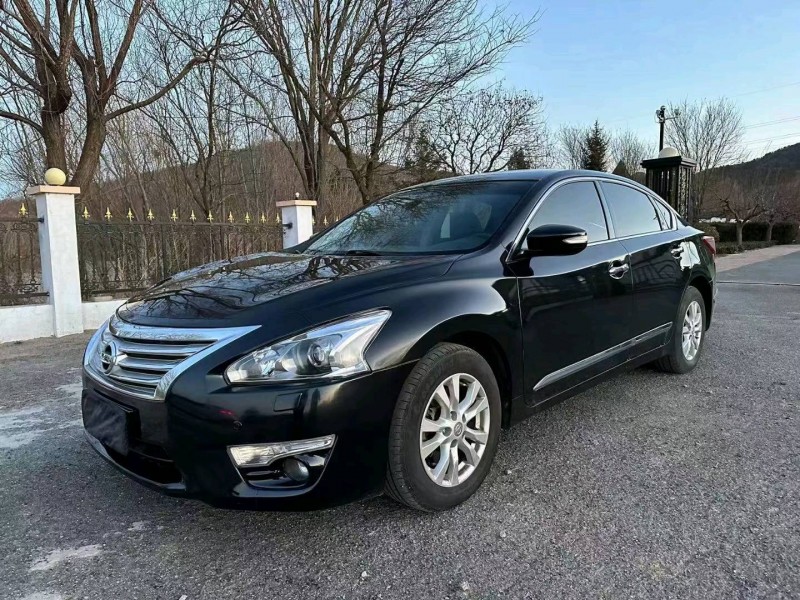 保定14年日产天籁3