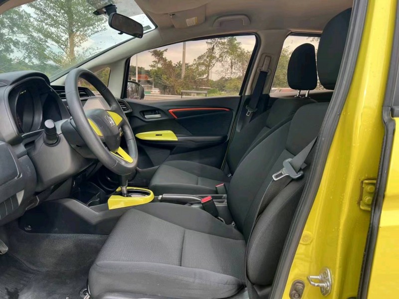 深圳16年本田飞度5