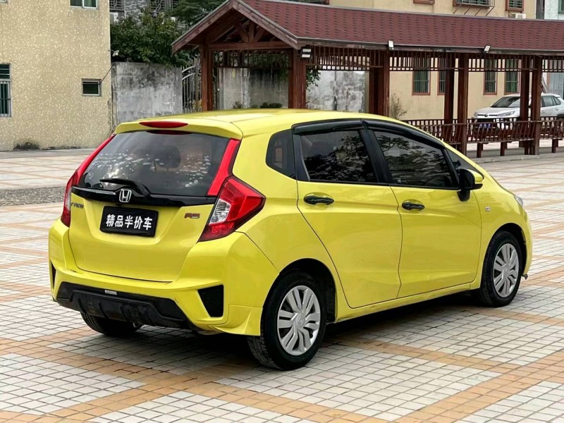 深圳16年本田飞度8
