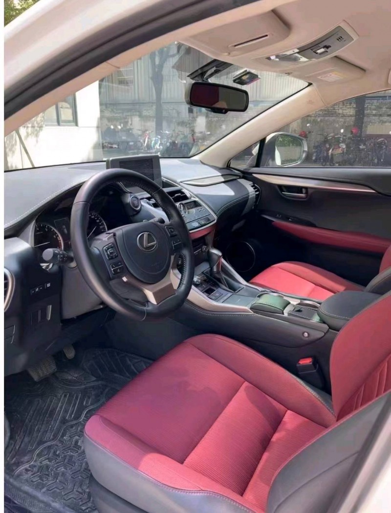 汕头20年雷克萨斯NX4
