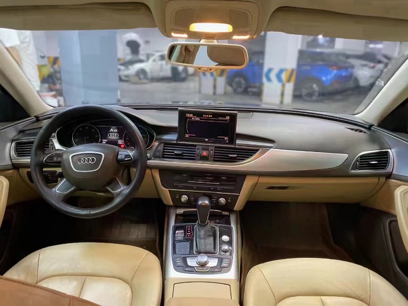 成都17年奥迪A6L8