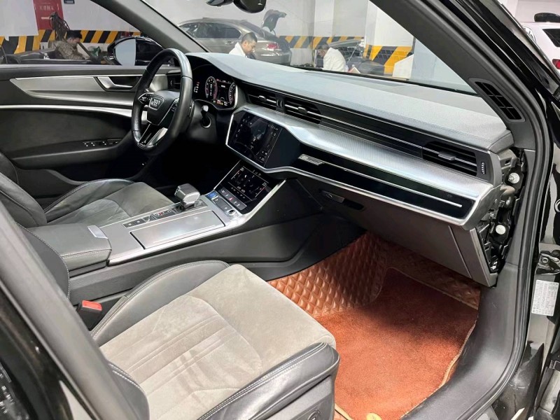 成都19年奥迪A6L8