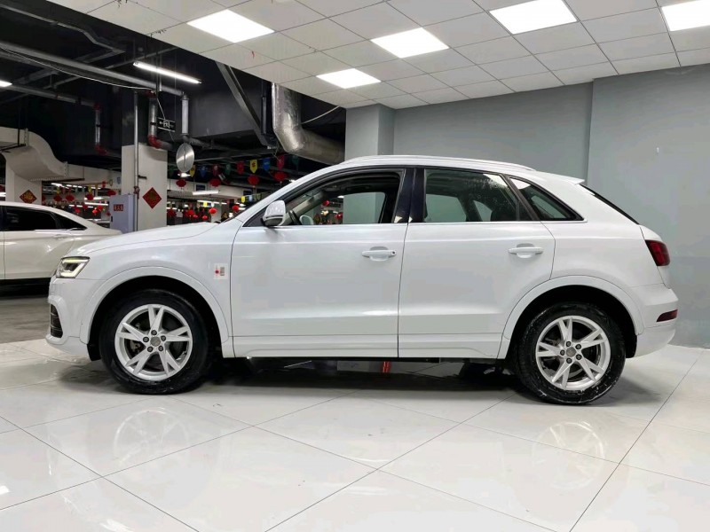 成都18年奥迪Q32