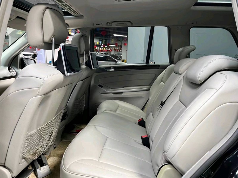 成都12年奔驰GL8