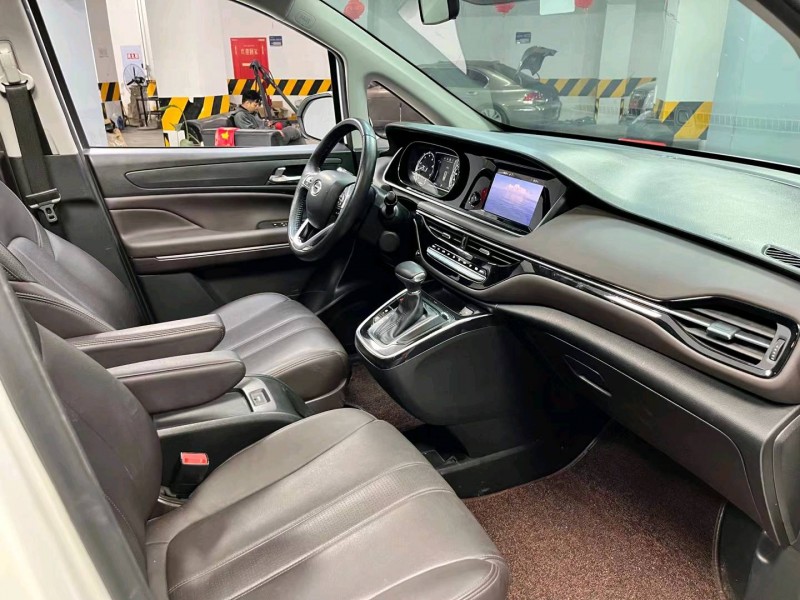 成都19年传祺M66