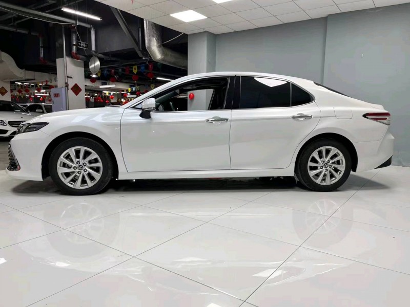 成都22年丰田凯美瑞2