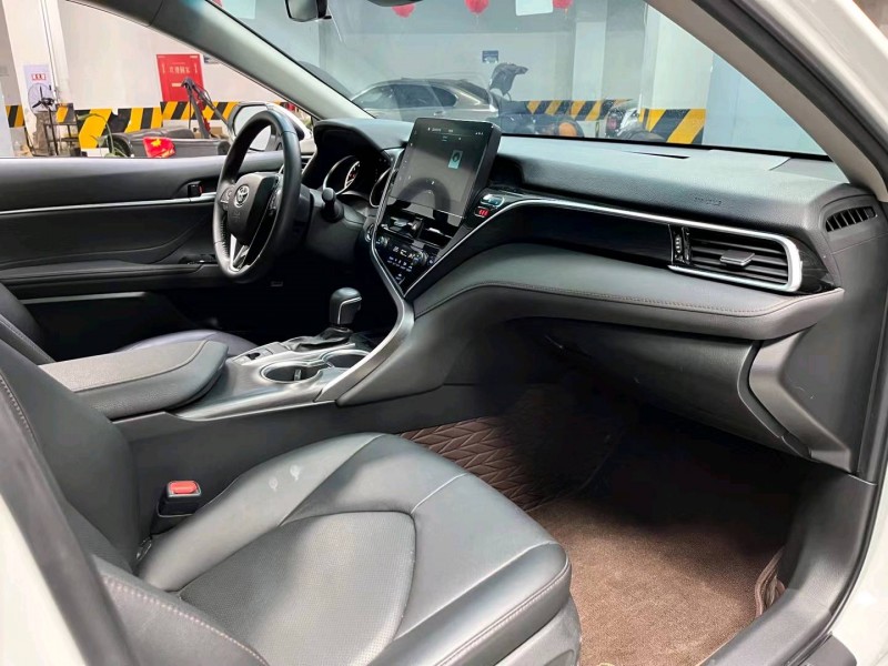 成都22年丰田凯美瑞6