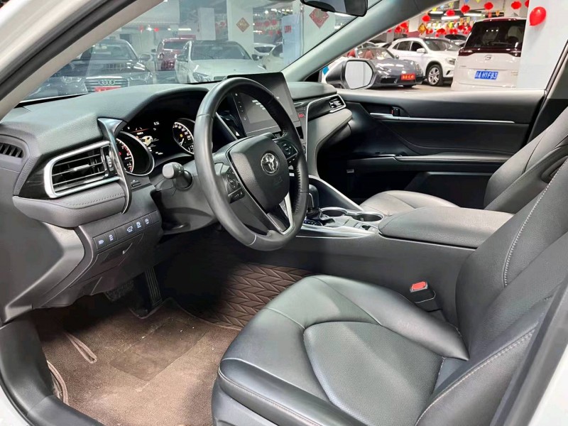 成都22年丰田凯美瑞7