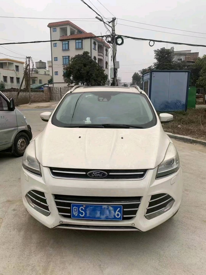 深圳15年福特翼虎1