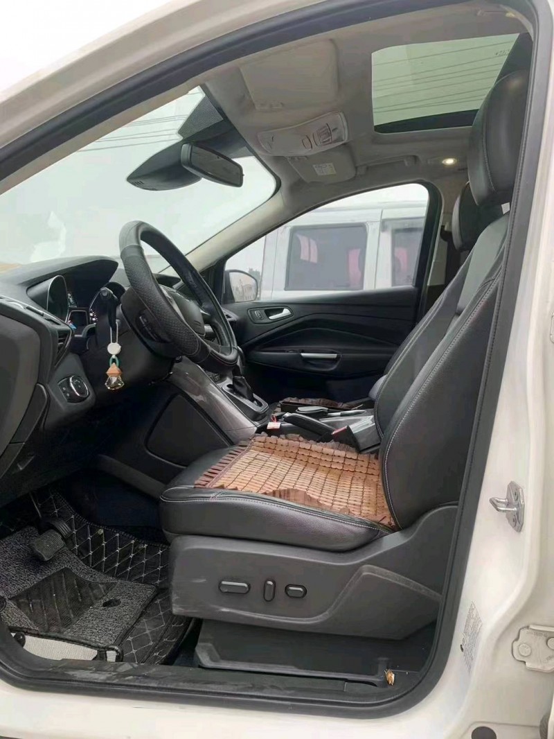 深圳15年福特翼虎7