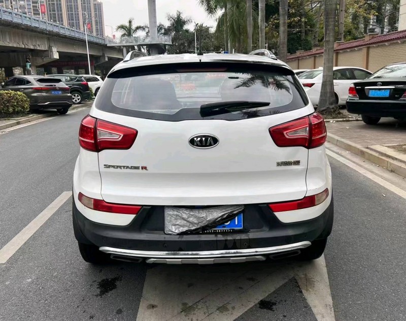 佛山14年起亚智跑9