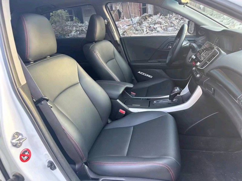 珠海17年本田雅阁7