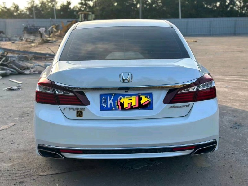 珠海17年本田雅阁8