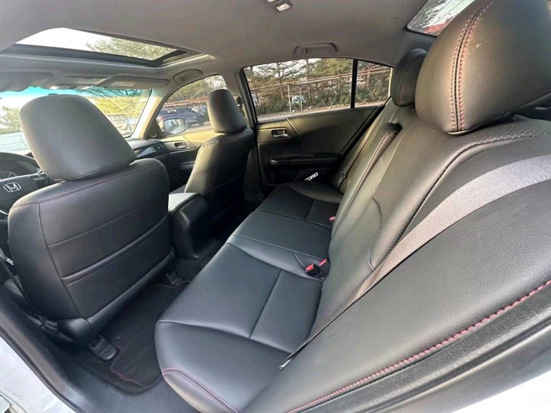 珠海17年本田雅阁9