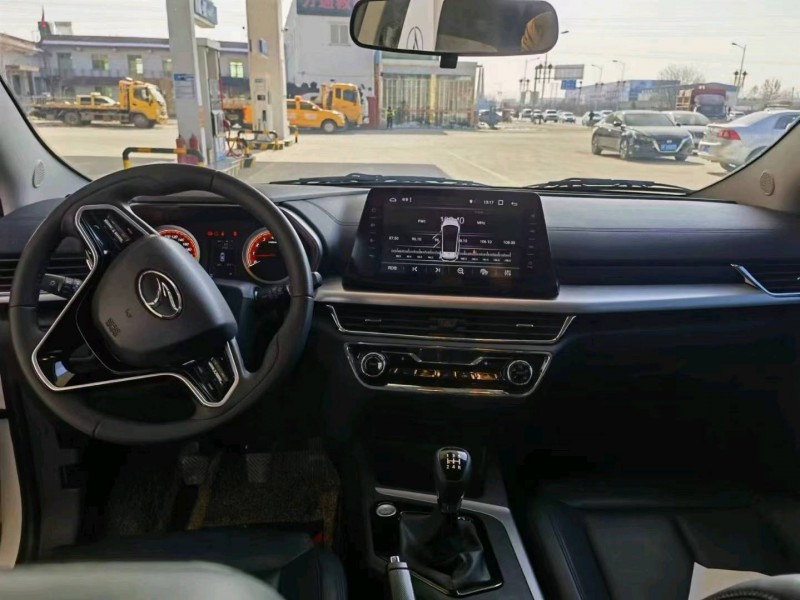 保定23年东南汽车DX57