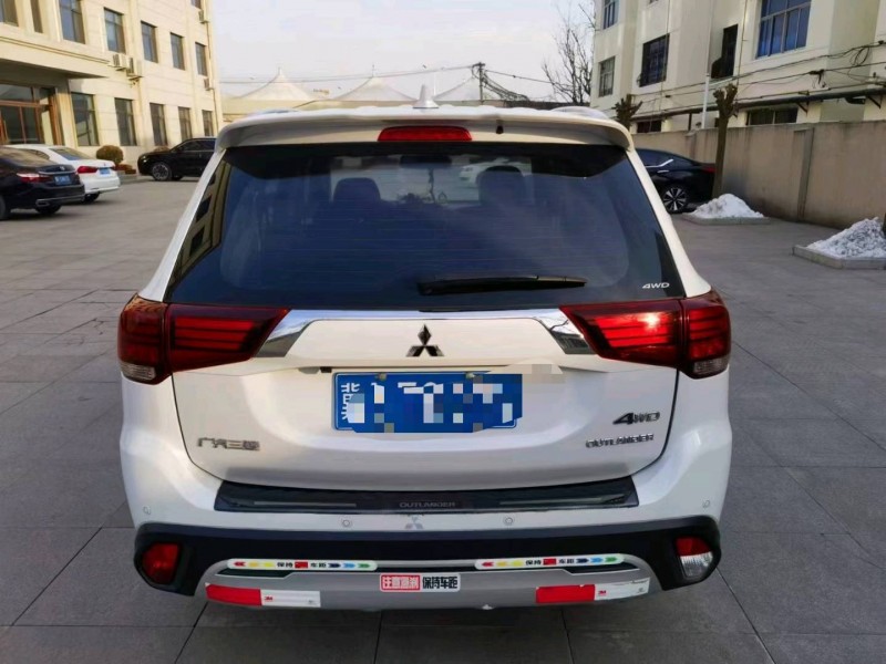 保定19年三菱欧蓝德9