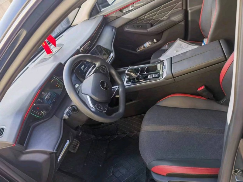 保定23年东风奕炫6