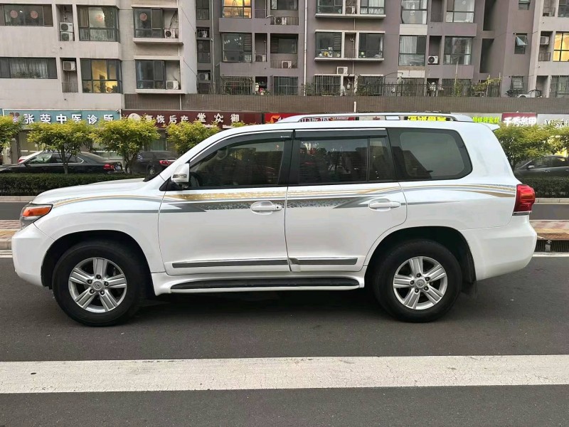 石家庄13年丰田兰德酷路泽3